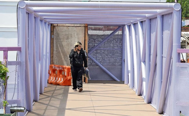 Multan a empresa por retraso en elevadores del Jardín Flotante