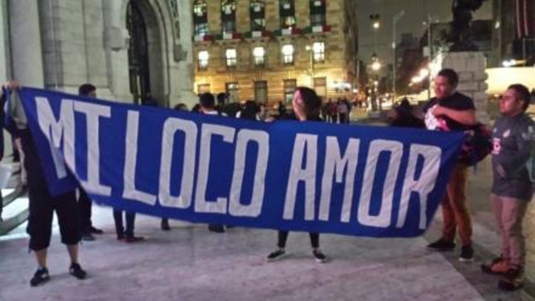 Crónica. Juan Gabriel ya desata un "loco amor" en Bellas Artes