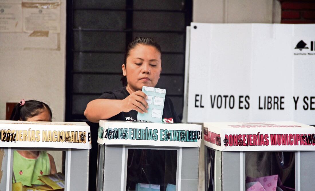 Los ciudadanos elegidos serán capacitados para garantizar el adecuado funcionamiento de las mesas directivas de casilla. El entrenamiento incluirá simulacros de operación. (ARCHIVO EL UNIVERSAL)