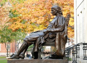 9 estatuas alrededor del mundo que dan buena suerte a los turistas