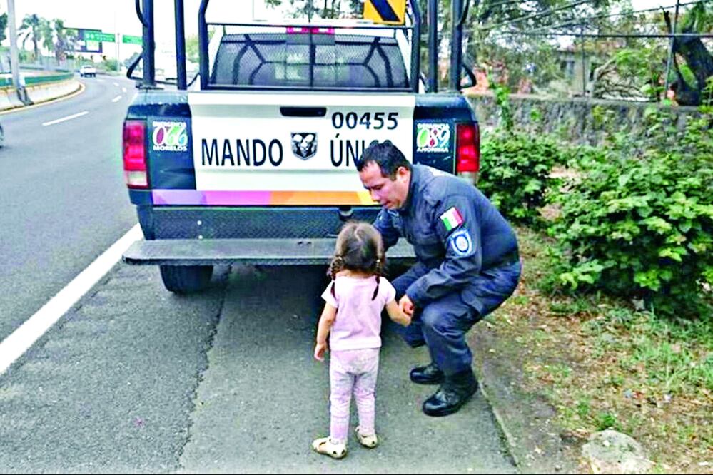 El miércoles de la semana pasada, la menor caminaba al lado de la autopista México-Cuernavaca cuando fue descubierta por la Policía de Mando Único (ARCHIVO EL UNIVERSAL)