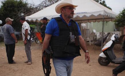 Policías retiran barricada de Hipólito