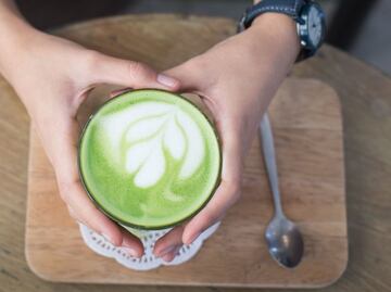 La infusión que es considerada oro verde porque reduce el riesgo de cardiopatías