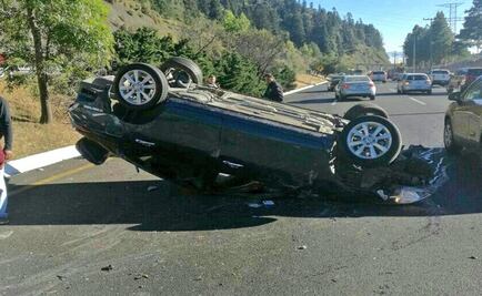Reportan volcadura en la México-Toluca