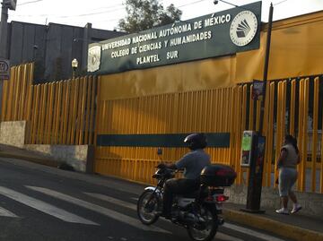 Personas encapuchadas vandalizaron oficinas del CCH Sur; siguen protestas por caso de violación contra alumna