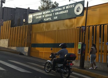Personas encapuchadas vandalizaron oficinas del CCH Sur; siguen protestas por caso de violación contra alumna