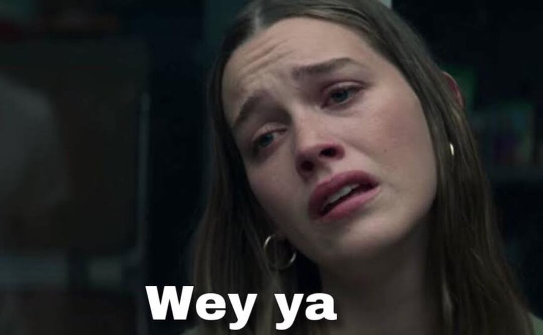 La mujer de la imagen es la actriz es Victoria Pedretti