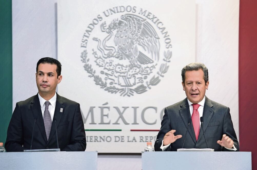 Tuffic Miguel Ortega, director general del IMSS, y Eduardo Sánchez, vocero de la Presidencia.