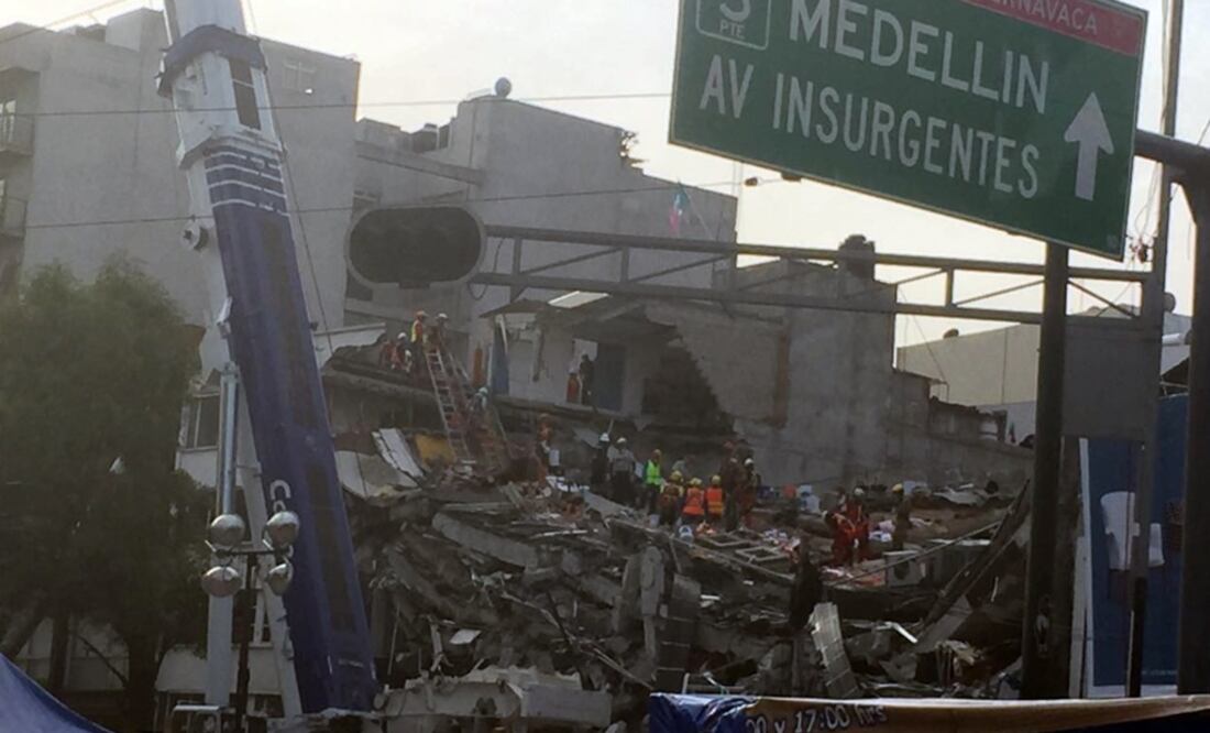 Sigue búsqueda de sobrevivientes en Álvaro Obregón 286