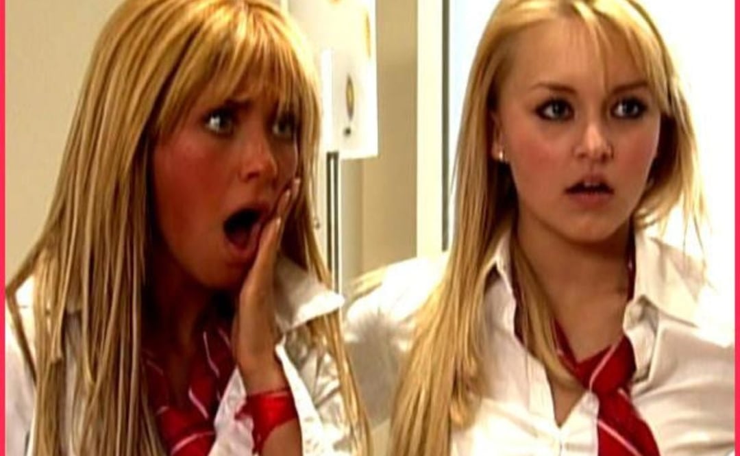 Anahí y Angelique Boyer en Rebelde. Foto: Twitter @ProudOfAnahiP