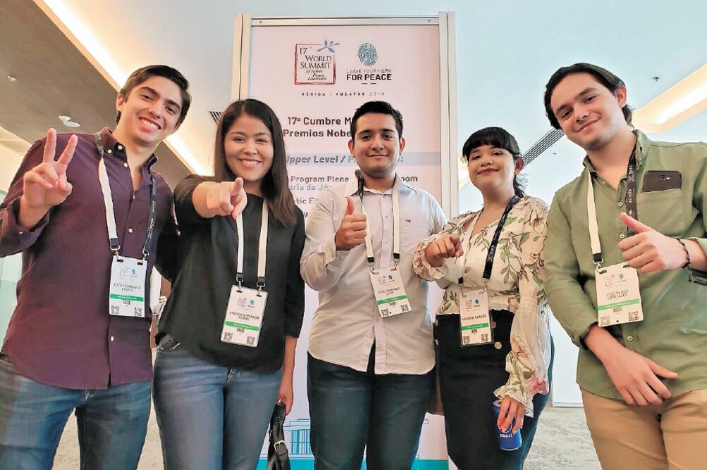 Jóvenes participaron en el Laboratorio de la Paz, celebrado en el marco de la Cumbre Mundial de los Premios Nobel de la Paz. Foto: ALEXIS ORTIZ. EL UNIVERSAL
