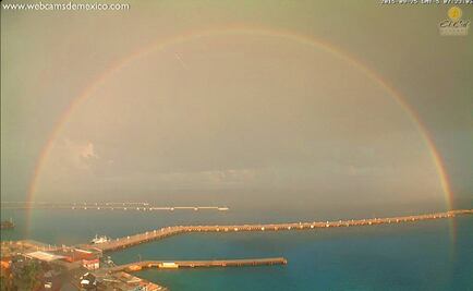 Captan hermosos arcoíris en Cozumel y en Xalapa