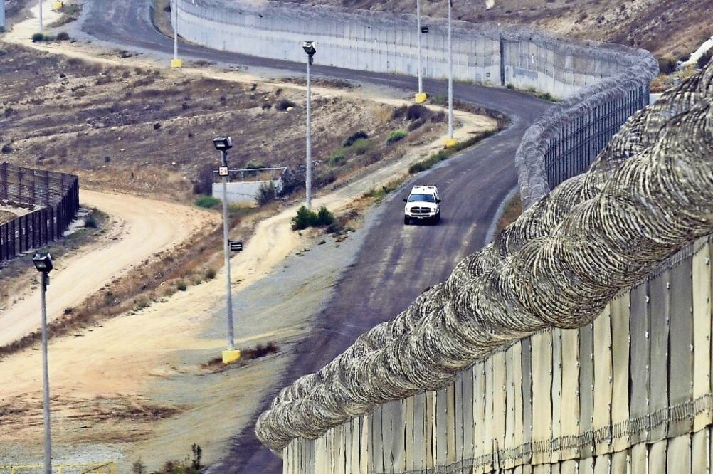 La región menos trasnparente. El avance del muro fronterizo de Trump y el posicionamiento de la Guardia Nacional es una ofensa a México, dice Jorge Nuño (EFE)