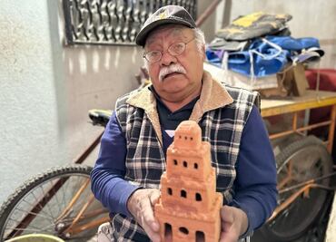 De albañil a artesano, Fausto da vida a castillos y villas con arcilla en San Luis Potosí