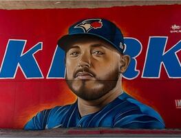 Alejandro Kirk es homenajeado en su natal Tijuana con un impresionante mural; el mexicano es un estelar de los Blue Jays