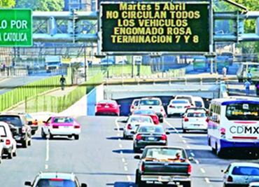 Cars with 3 passengers can circulate daily in Mexico City