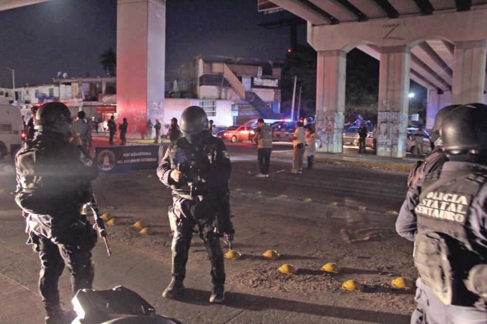 Desde el 25 de septiembre, elementos de las fuerzas federales y estatales asumieron las labores de seguridad en el puerto. (SALVADOR CISNEROS. EL UNIVERSAL)