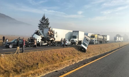 Carambola deja 9 marinos lesionados sobre la Autopista de Occidente en Michoacán; varios vehículos resultaron siniestrados