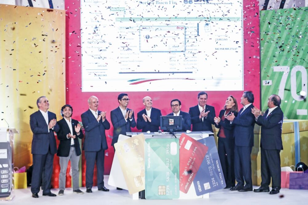 Durante el sorteo fiscal del Buen Fin, se informó que en la edición de 2017 participaron 95 mil empresas, respecto a 86 mil 400 en 2016. Durante la campaña se impulsó el pago con medios electrónicos. (GERMÁN ESPINOSA. EL UNIVERSAL)