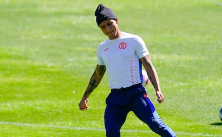 La figura peruana Yoshimar Yotún celebra la décima de Cruz Azul