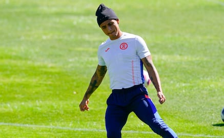 La figura peruana Yoshimar Yotún celebra la décima de Cruz Azul