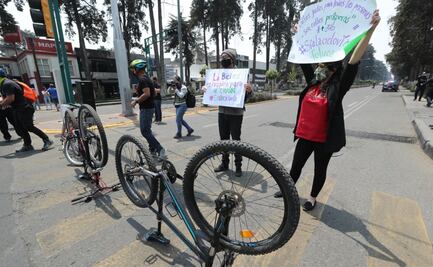 Ciclistas protestan por retiro de ciclovía en Toluca 