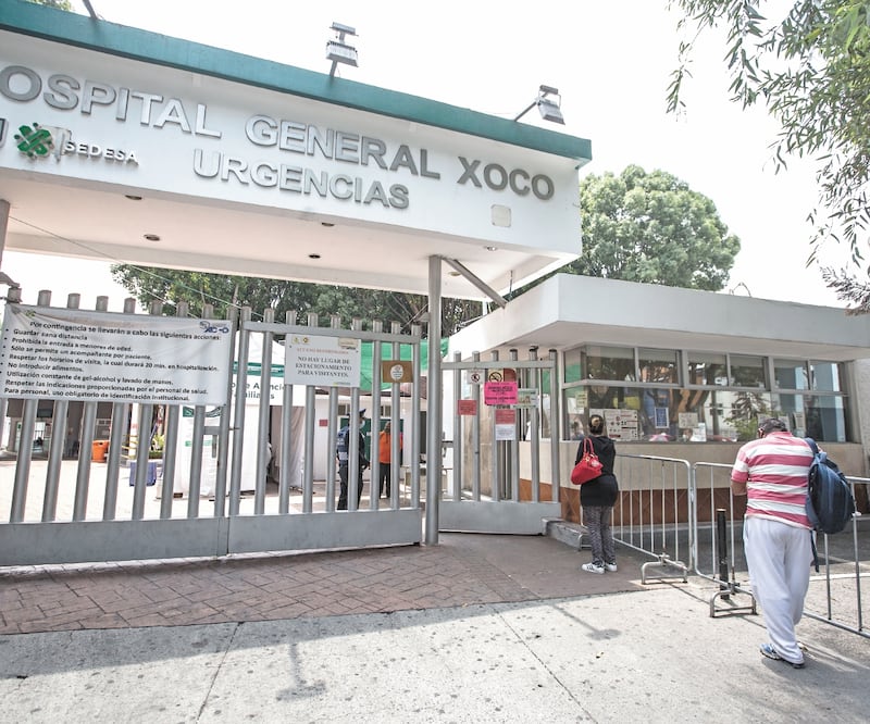 En la entrada de Urgencias del Hospital Xoco no hay ahora el caos y desorden de meses pasados. GERMÁN ESPINOSA. EL UNIVERSAL