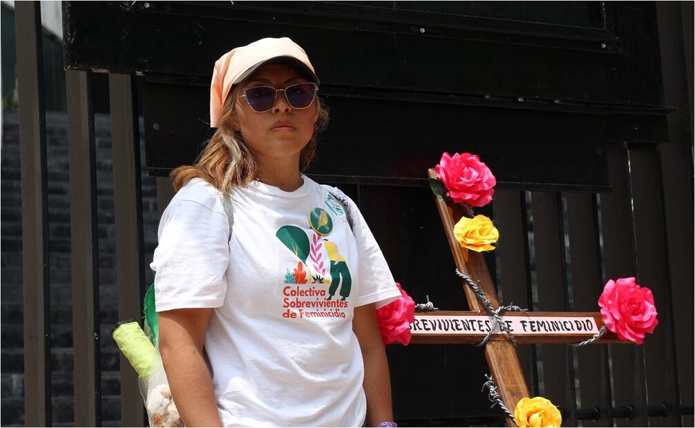 Sobrevivientes de feminicidio marchan para pedir Ley Oropéndola. Ayyselet Gutierrez exige que detengan a su agresor. Foto: Brenda Martínez/EL UNIVERSAL