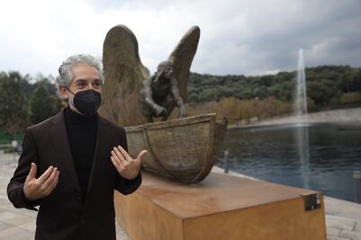 "El arte, elemento de la canasta básica", defiende el escultor Jorge Marín