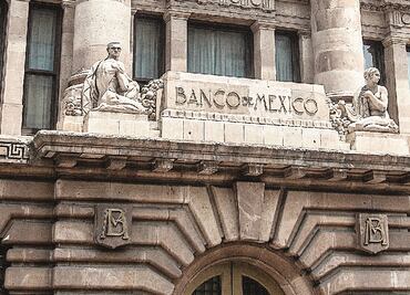 Eliminar comisiones amenaza autonomía del Banco de México: Moody's