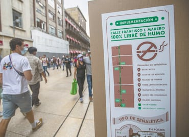 Habrá multas por fumar en la calle de Madero, en el Centro