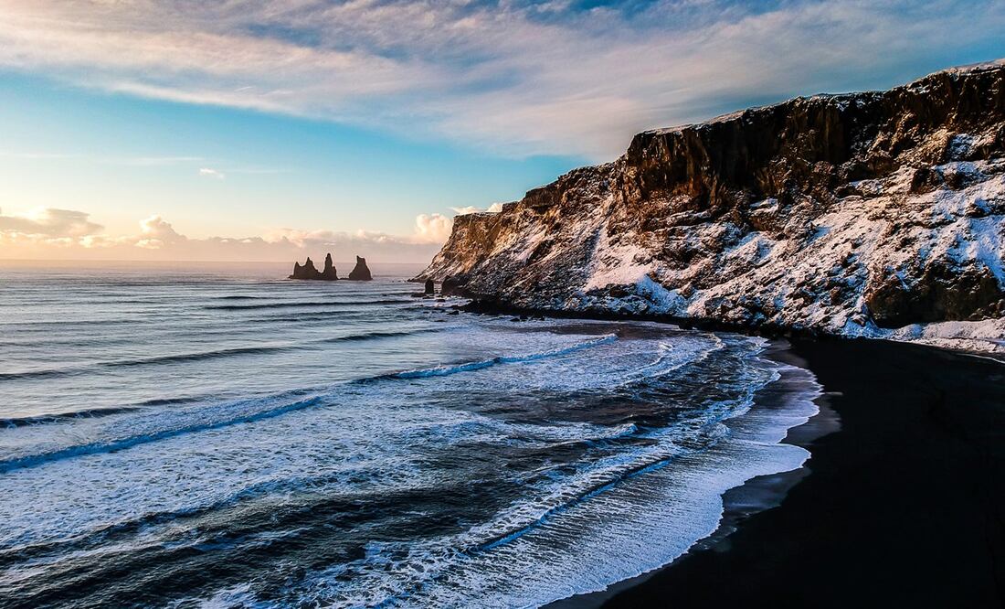 Te compartimos un dato curioso sobre las playas de arena negra. Foto: Sean O Riordan / Wikimedia Commons