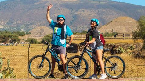 Teotihuacán: cuevas y pulque durante un tour en bicicleta