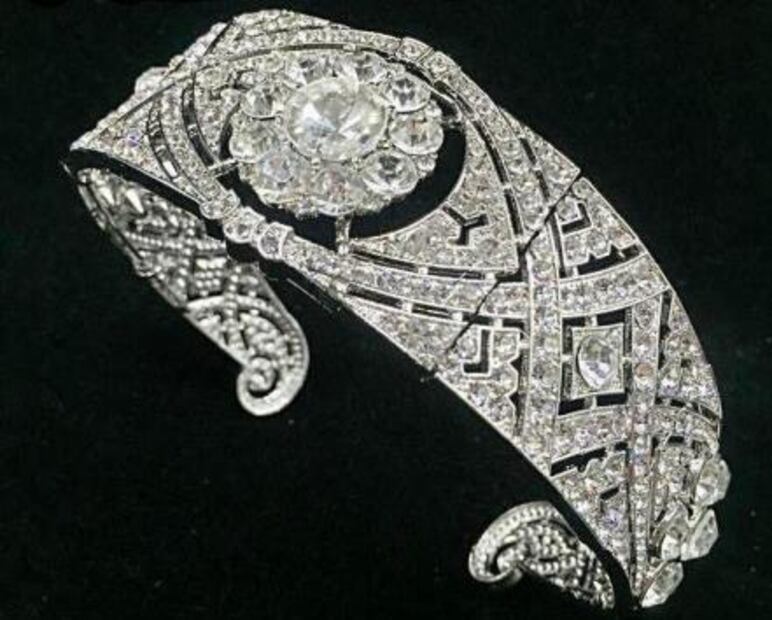 ¡La tiara de Meghan Markle ya puede ser tuya!