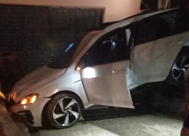 Presunto ‘pollero’ muere en volcadura cuando lo perseguía la policía municipal