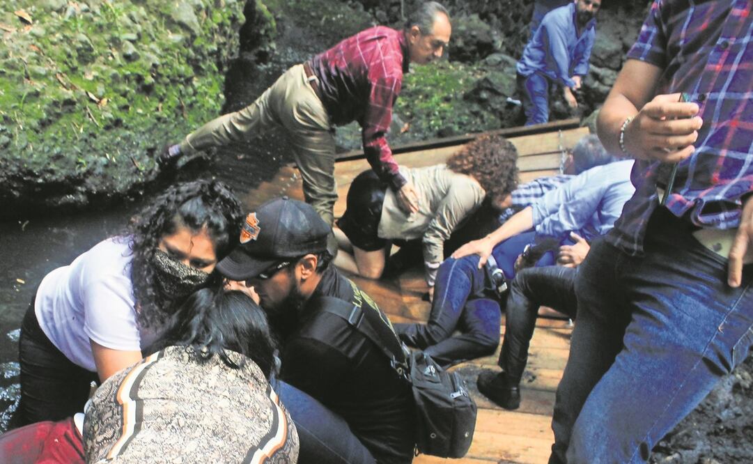 El martes, el puente colgante del Paseo Ribereño de la Barranca de Amanalco colapsó cuando cruzaban el edil de Cuernavaca, José Luis Urióstegui Salgado, y su comitiva.