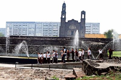 Alistan nueva red de agua en Tlatelolco