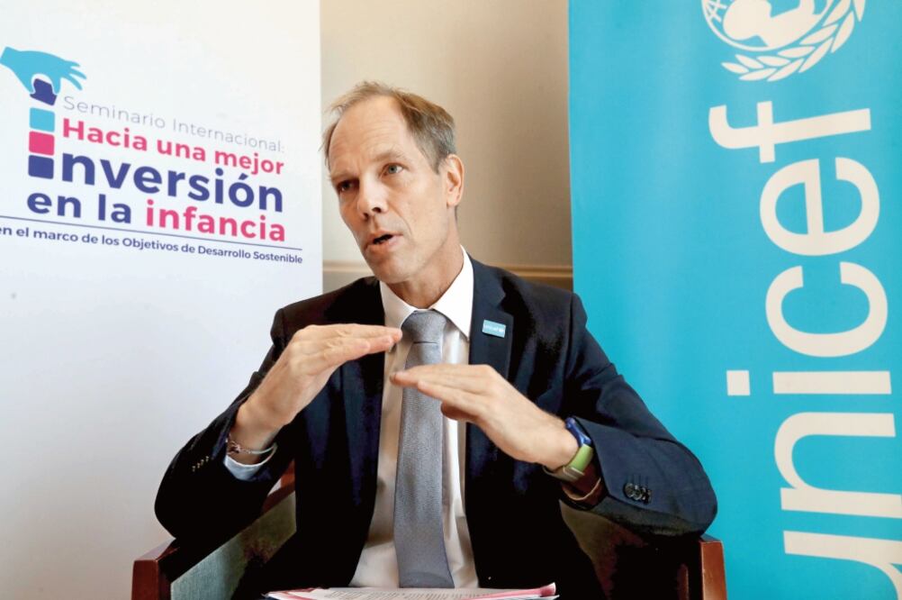 El representante de la Unicef en México, Christian Skoog, aseguró que la inversión en niños debe ser equitativa, eficiente y transparente (FERNANDO RAMÍREZ. EL UNIVERSAL)