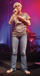 Sinead 0’Connor culpa a su familia