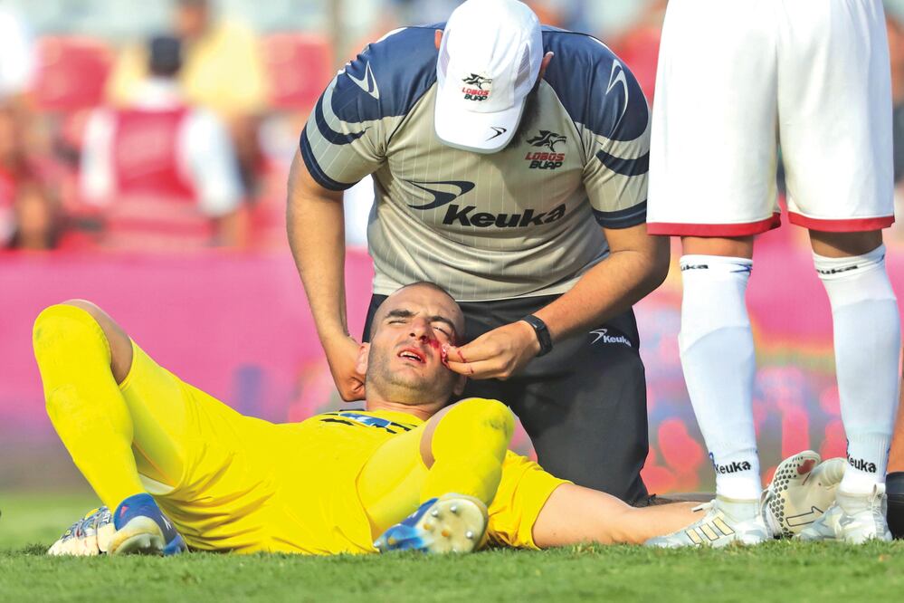 El portero quedó noqueado tras un choque. (IMAGO7)