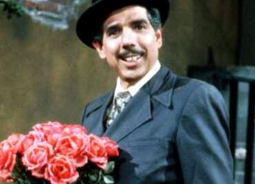 “Chavo del 8”: la impensada suma de dinero que gastó el profesor Jirafales para conquistar a Doña Florinda con rosas