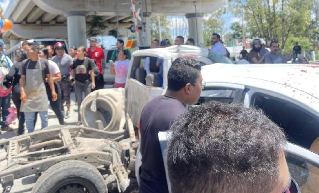 Conductor involucrado en choque ferroviario en Guanajuato lleva más de 34 hrs dentro de locomotora; policías lo esperan (06/08/2025). Foto: Especial