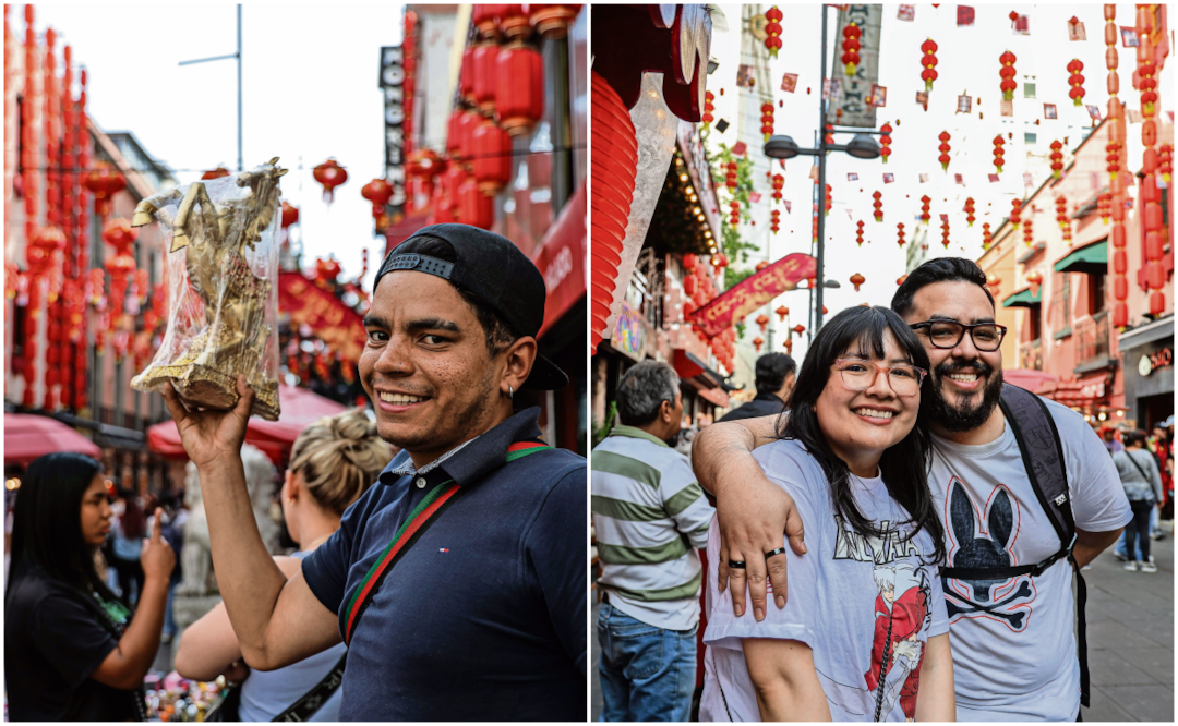 Arath ofrece caballos dorados desde 50 pesos a turistas como Alison y Eswin que llegan de visita al Barrio Chino. Foto: Gabriel Pano / EL UNIVERSAL