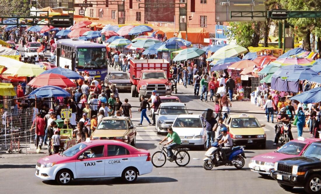 Detención. Un sujeto fue detenido en la zona por portación de arma de fuego, al consultar la base de datos se supo que tiene un ingreso al reclusorio. (ARCHIVO. EL UNIVERSAL)
