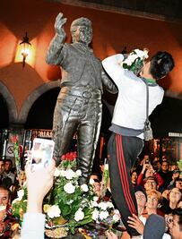 Homenaje a 'El Divo' en el Zócalo, en noviembre