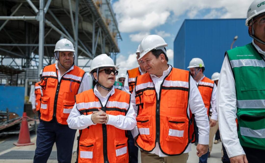 Directora general de la CFE, Emilia Calleja junto al gobernador Joaquín Díaz Mena (25/06/2025). Foto: Especial