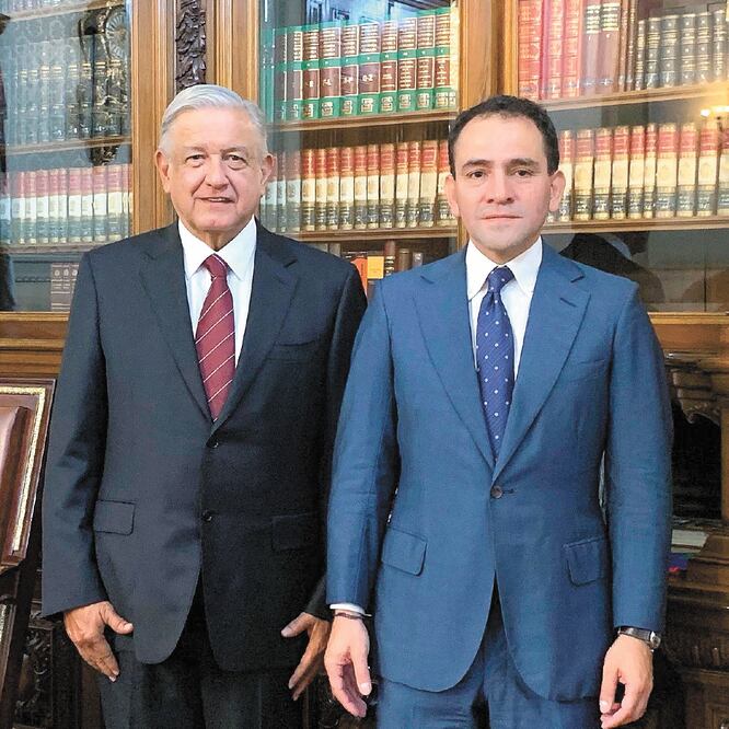 El presidente Andrés Manuel López Obrador y Arturo Herrera, nuevo secretario de Hacienda, en Palacio Nacional luego del anuncio del relevo, tras la renuncia de Carlos Urzúa. PRESIDENCIA