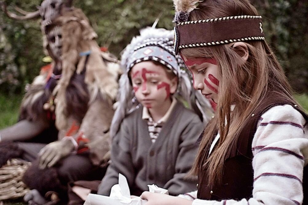 La película trata sobre dos niños que intentan ayudar a su mamá, cuya pareja acaba de perder (CORTESÍA)