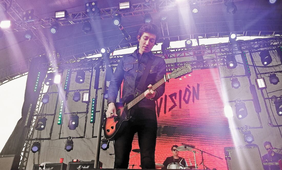 División Minúscula puso calor a la jornada de la tarde con temas como “Sognare”. ARACELI GARCÍA EL UNIVERSAL