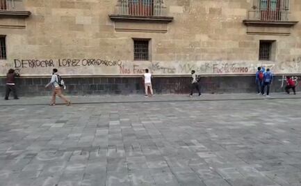 Solvente y agua caliente a presión, podrían servir para limpiar pintas de Palacio Nacional